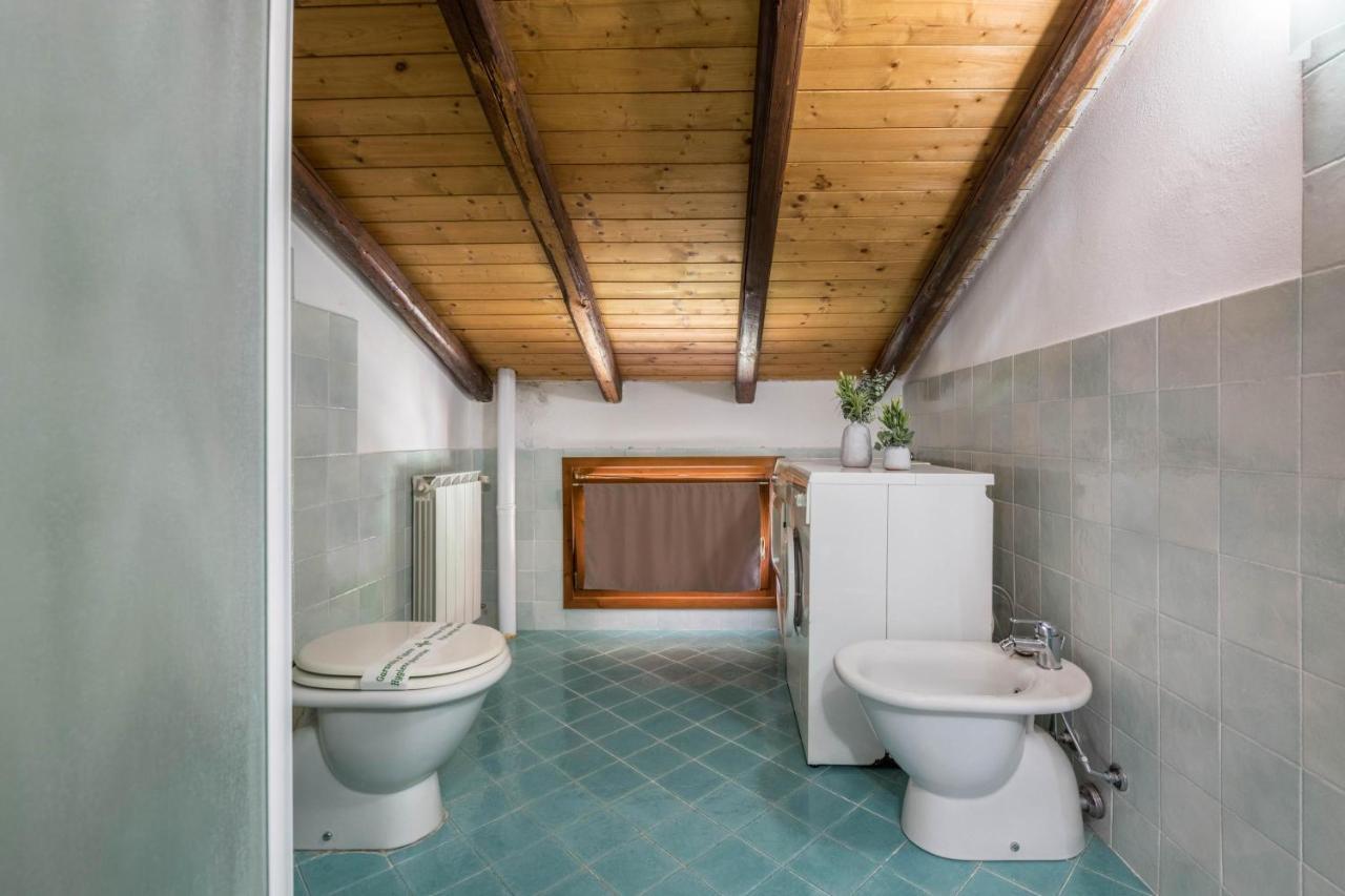 Mansarda Con Vista Lago Sulzano Kültér fotó