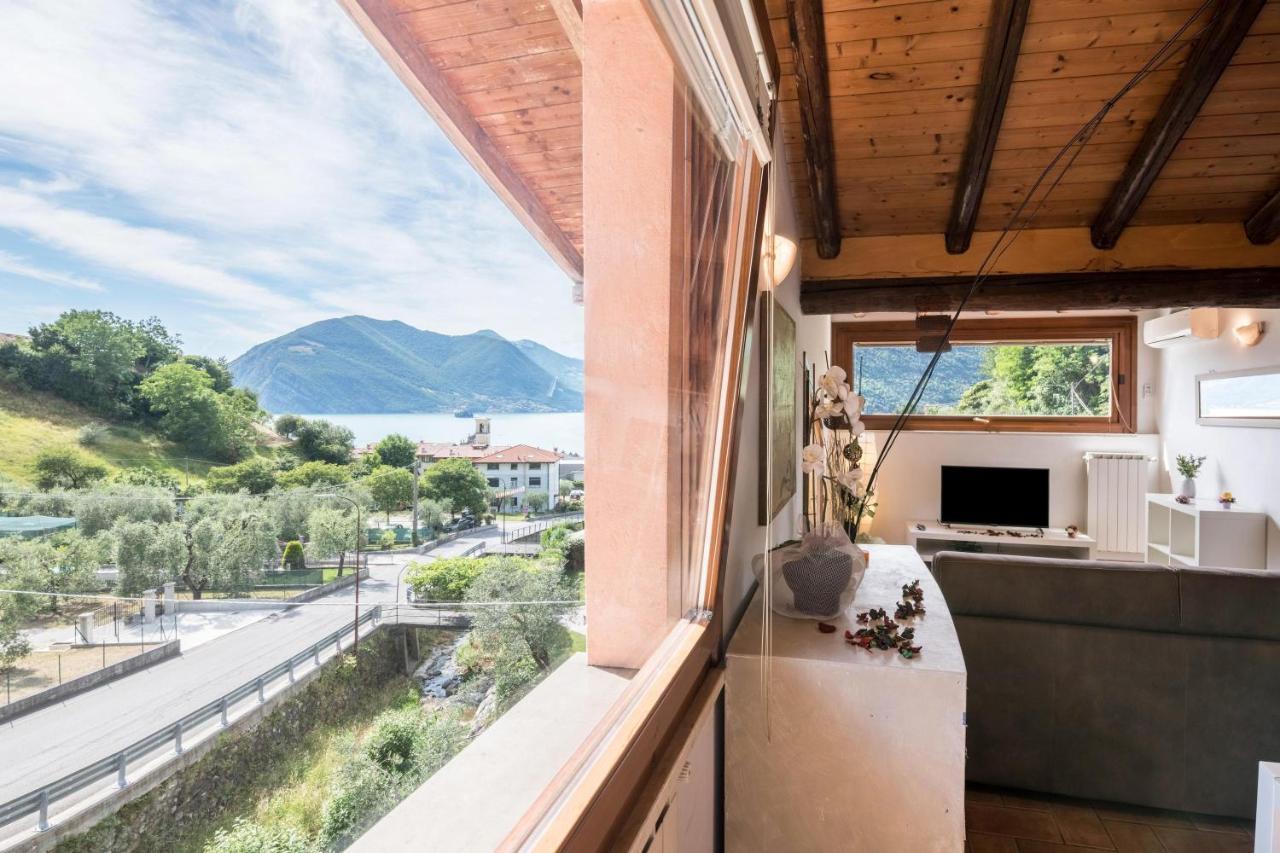 Mansarda Con Vista Lago Sulzano Kültér fotó