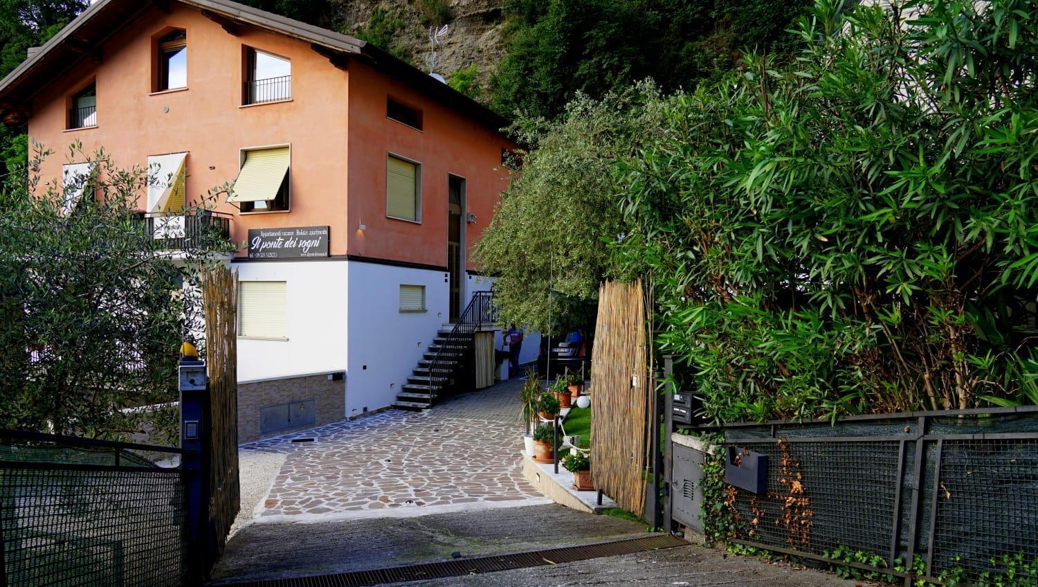 Mansarda Con Vista Lago Sulzano Kültér fotó